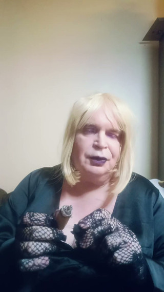 BBW TV talks about doing a smokey blow job but with a cigar