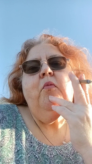 Beachy Smoke Break! I Took a Walk on the Windy Beach!