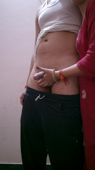 Bhabhi help me to cum