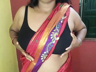 Horny Indian gorgeous stepmom showing her armpit and playing with her pussy closeup