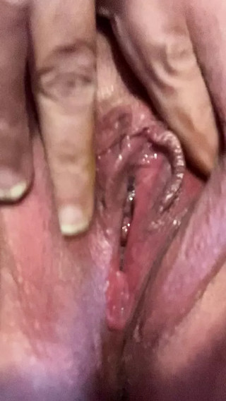Honeyfleur close-up pussy play