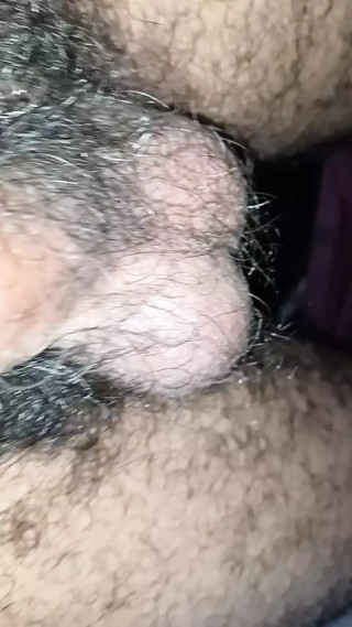 Desi Lund ko hilaya or dibe me dala