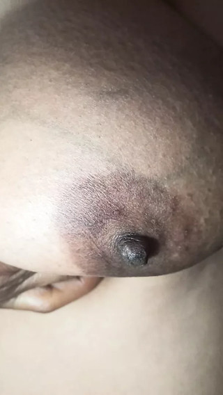 Real desi bhabhi having huge boobs