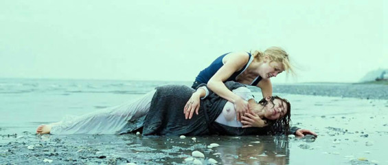 Ashley Judd &amp; Lauren Smith Lesbo Kiss On ScandalPlanet.Com