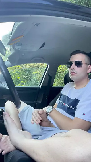 German twinkboy jerks off in the car outside