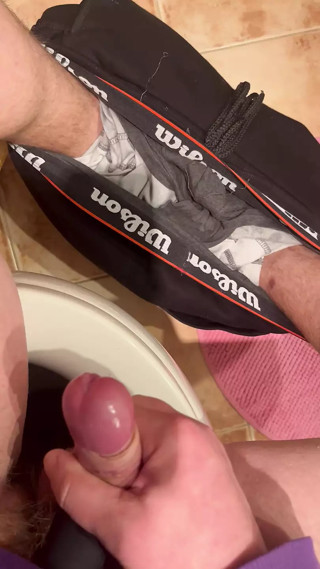 Cumshot on a quick sitting in the toilet