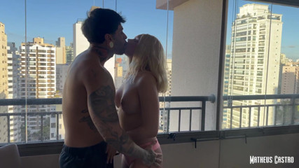 My Naughty Wife Waited for Me in Her Nightgown on the Apartment Balcony – I Ate Her Pussy