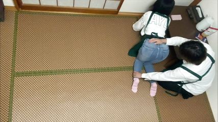 "Oh, there… I can't…" I was told that I would massage the part-time leader in the break room of my part-time job, and gradually it became a.