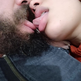 Her big hot kissing mouth and her quick hand jerking off my cock driving me crazy with horniness