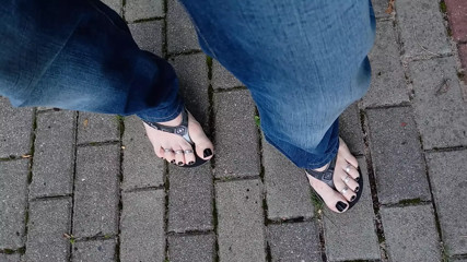 nice feet and platform flip flops thumbnail