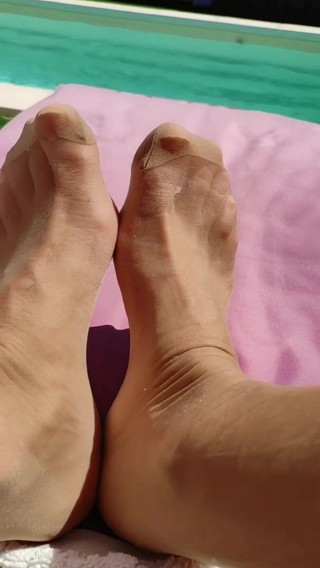 Nylon feet