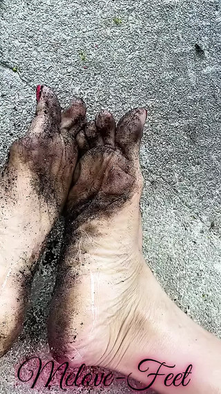 Melove Sexy dirty feet with Long Red Toe Nails