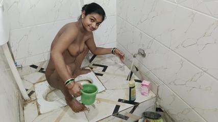 Desi Babe Full Bathroom Sex Session