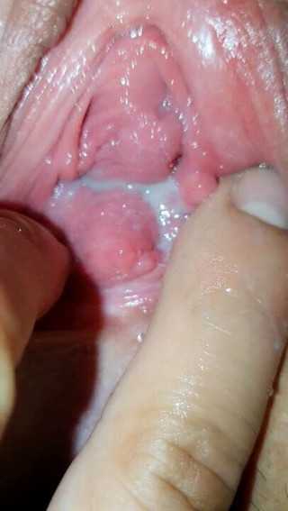 Fingering my girl till she cums creamy wet pussy