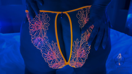 Lights Down, Glow up