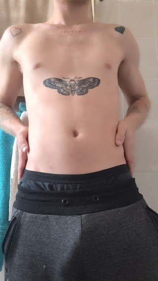 Naughty boy sucks toes and cums all over himself