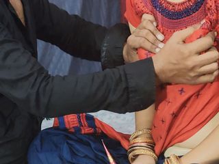 Karwachauth par mehandi lagane gya aur chuchi daba diya phir chod diya