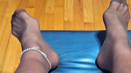 Can I give a nylon covered foot job?
