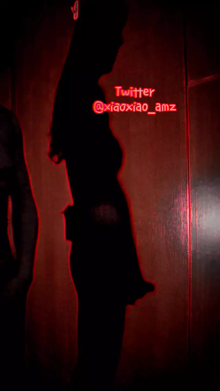 shemale masturbate in the shadow