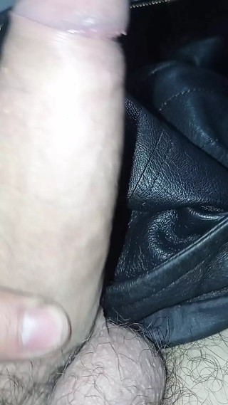 two great masturbation in the bathroom of a luxurious hotel