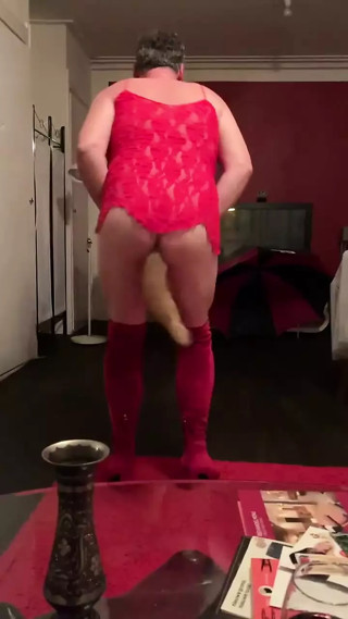 Dancing slut with tail thumbnail