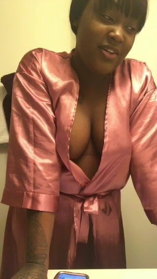 Webcam girl (non nude)