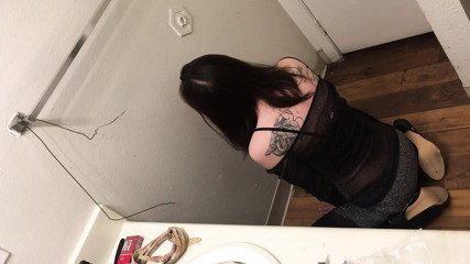 Classy Shemale loves to suck Cock