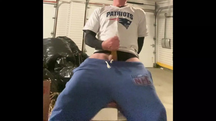Dilf Jockdad87 Shoots a Load in the Garage