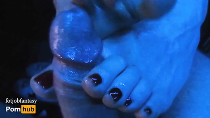 Fantastic Amateur Footjob and Toejob, Cum Between Toes!