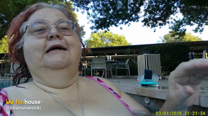 Som Under Water Fun with You Sexy Big Beauty Nurse Vicki