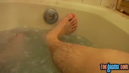 Blinx washes his feet and then shoots a load all over them