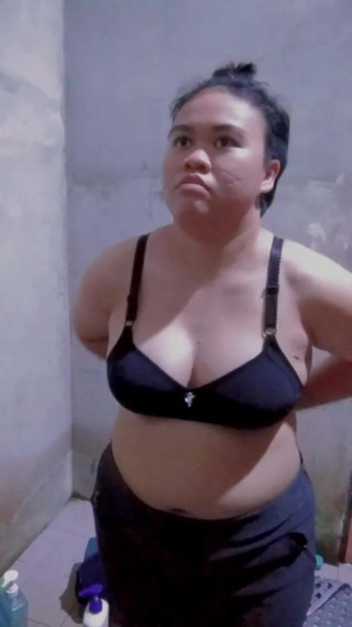 Have Shower Together with Khaira Asian Teen