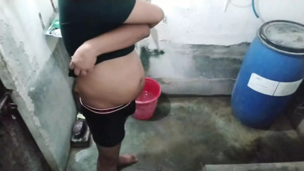 Full nude in the bathroom and dancing on track