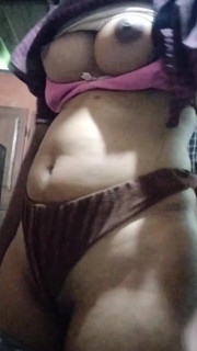 Horny Kerala Girl Shows Her Juicy Pussy & Shakes That Thick Desi Ass