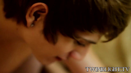 Twink James Taylor anal drilling after blowing vampire cock