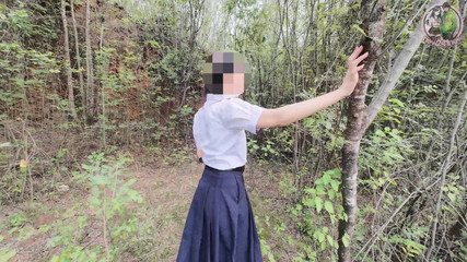 Thai student gets in the middle of the jungle of Thai outdoor sounds