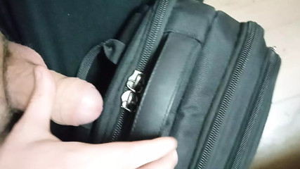 Seeing the bare ass of a transsexual neighbor, I could not help but play pranks with my fat snake thumbnail