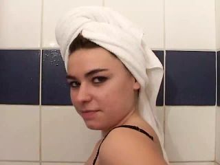 Cute French babe shows her cock-sucking skills in the shower