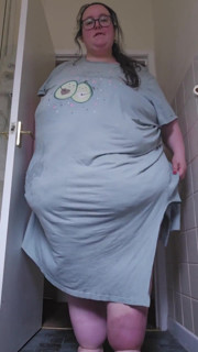 SSBBW Giant Walking Towards You
