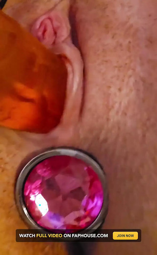 Tight Wet Pussy Play Plugged
