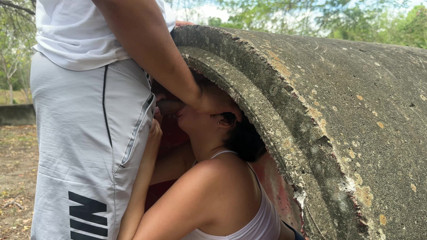 I find a girl lost in an abandoned park and in exchange for helping her out she gives me a delicious and delicious fuck.