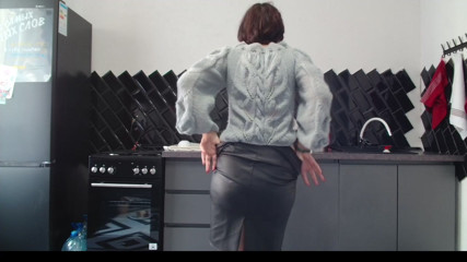 Cumshot hairy cunt sweet between fingers