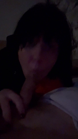 18 Year Old Gives BJ at Night