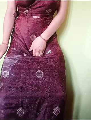 Crossdresser Horny slut fucking her sissy pussy and sucking thumbnail