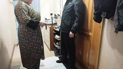 hot milf with big tits instead of tip jerks off and sucks my dick