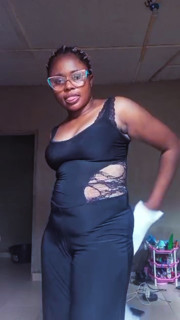 Nigerian girl sqirting on the live stream