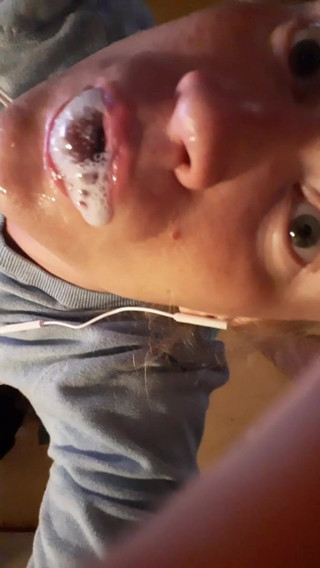 playing with my saliva :P