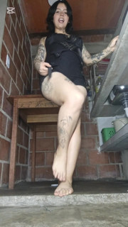 Golden shower on my floor. My vagina is dripping