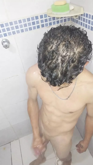 punheta no banheiro