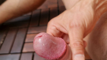 Cumshot Close-Up Head Glans splashes Sperma Outdoor